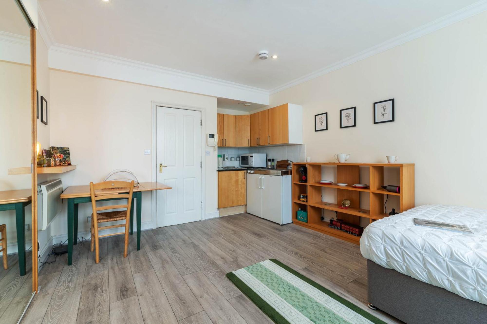Elegant Art Deco Whole Apartment - 2Mins To Hyde Park, 8Mins To Bayswater, Nottinghill, Paddington ลอนดอน ภายนอก รูปภาพ